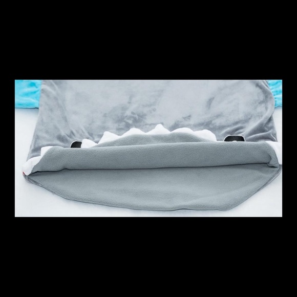 Large shark sleeping bag fleece blanket - Picture 2 of 4